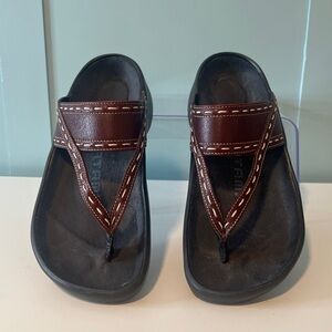 Birkenstock Tatami Stylish Burgundy & Black Thong Sandals. Size 37 or 6-6.5.